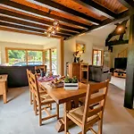 Spacieuse Avec Balcon Et Acces Piscine Chauffee - Fr-1-589-701 3*