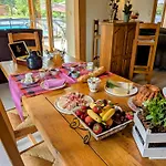 Bed & Breakfast Spacieuse Avec Balcon Et Acces Piscine Chauffee - Fr-1-589-701