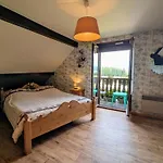 Spacieuse Avec Balcon Et Acces Piscine Chauffee - Fr-1-589-701 3*