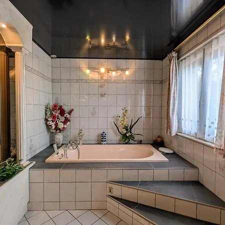 Spacieuse Avec Balcon Et Acces Piscine Chauffee - Fr-1-589-701 B&B 3*